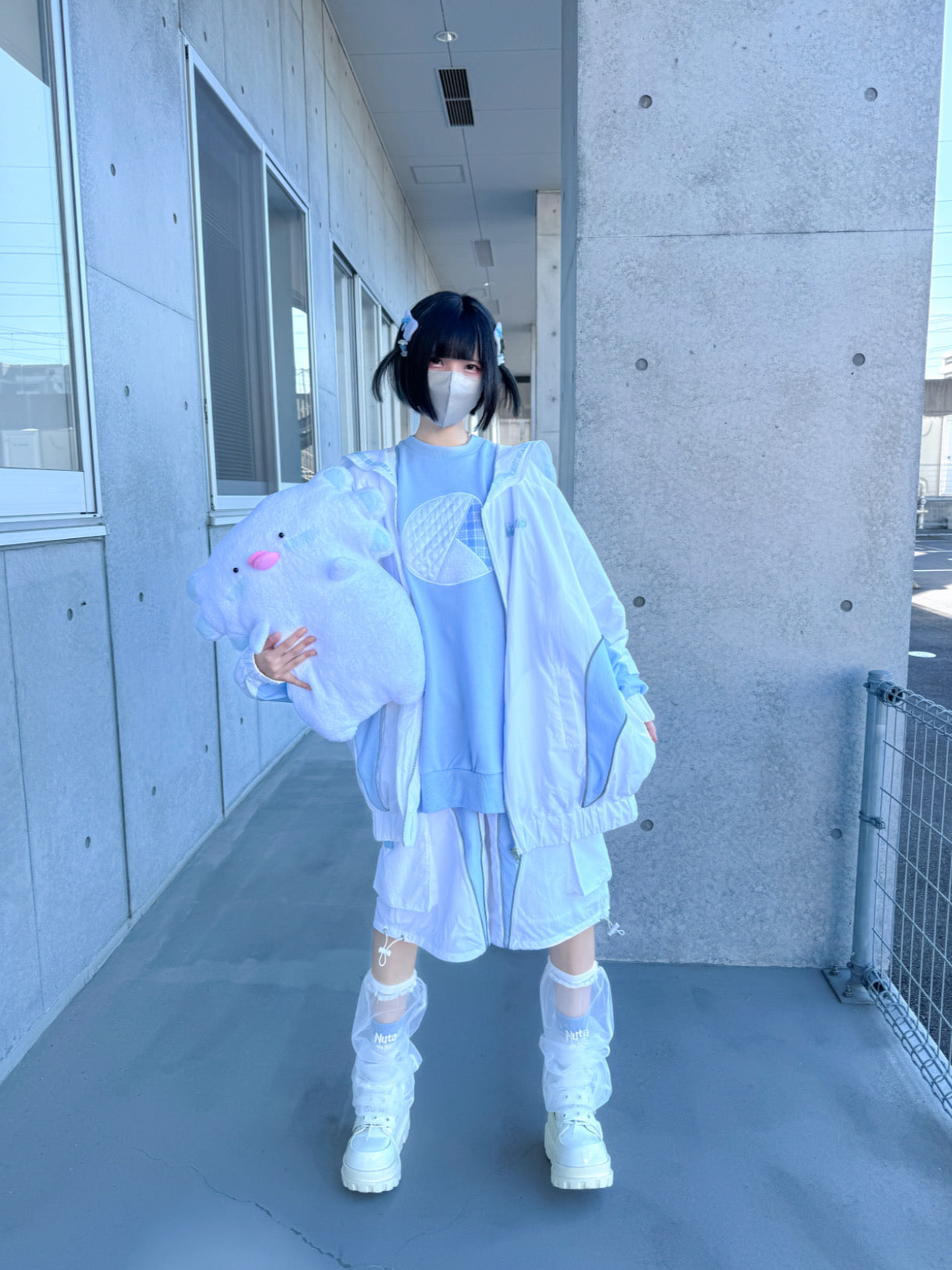 シャカった社会で無敵おジャージ(白×水色)