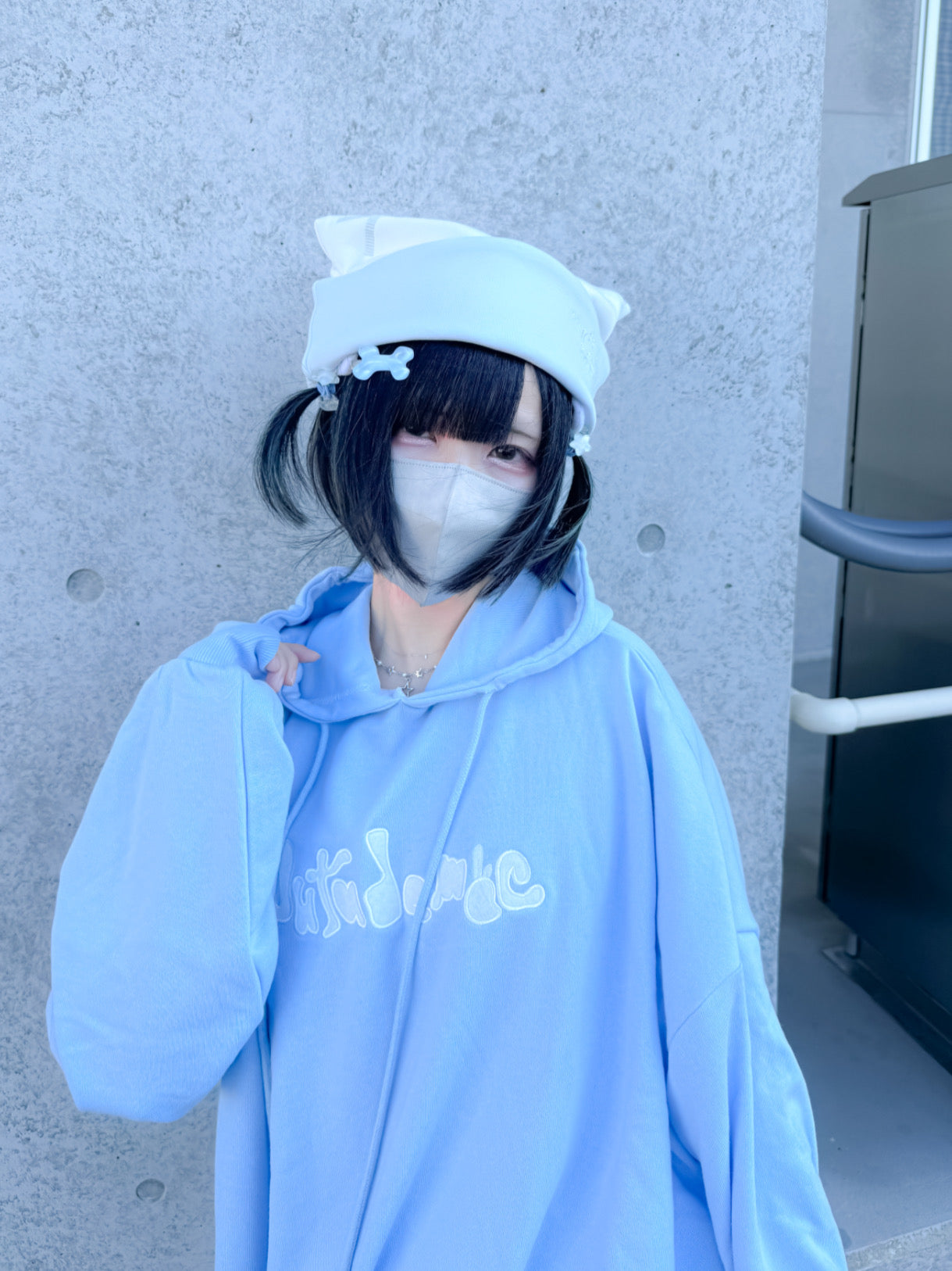 隠れしぬたくんおパーカー(水色)