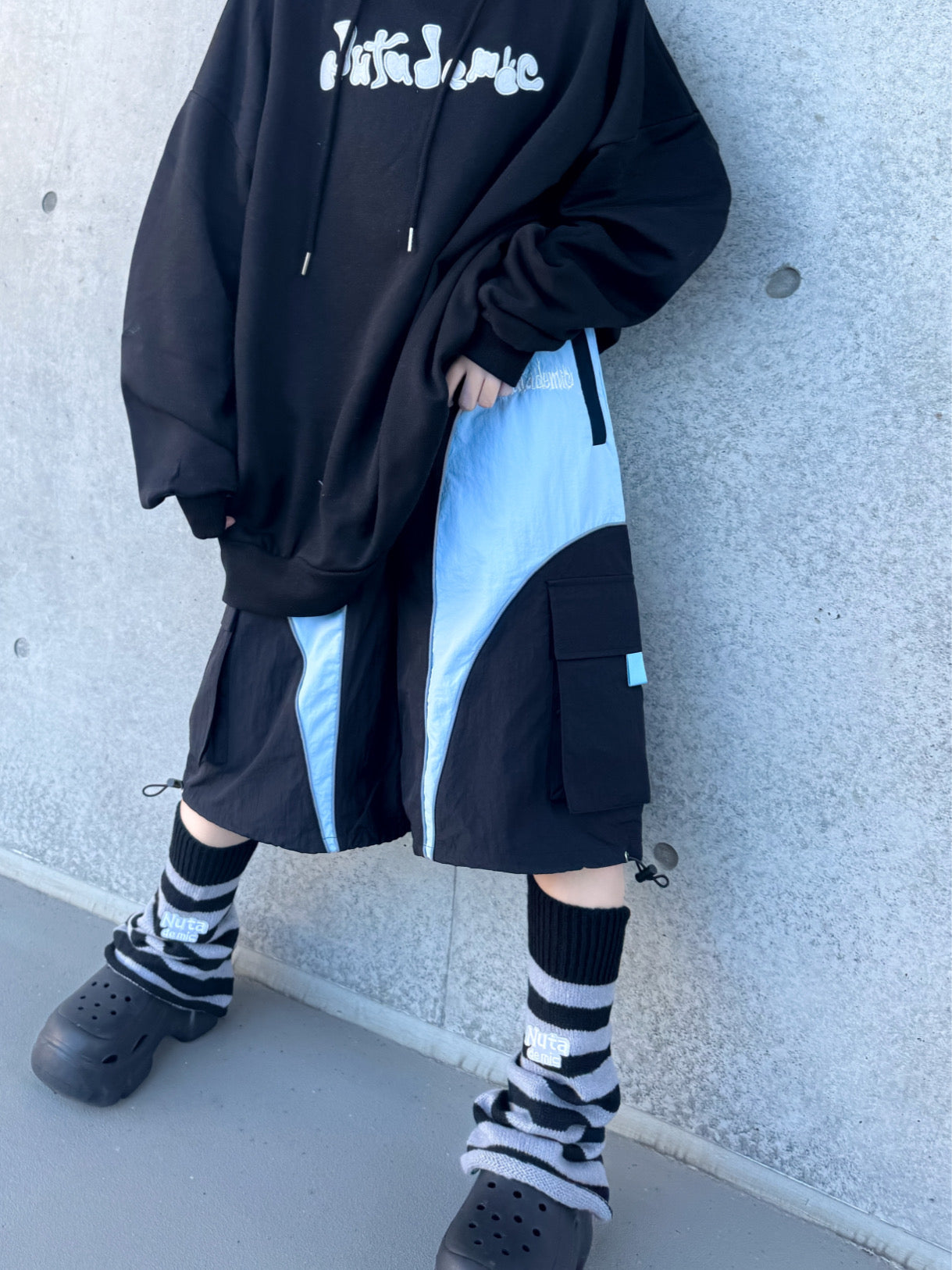 シャカった社会で無敵おパンツ(黒×水色)