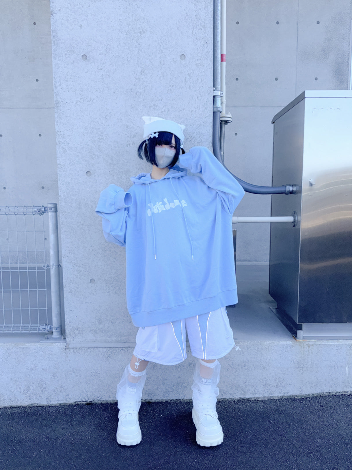 隠れしぬたくんおパーカー（水色） – Nuta de mic