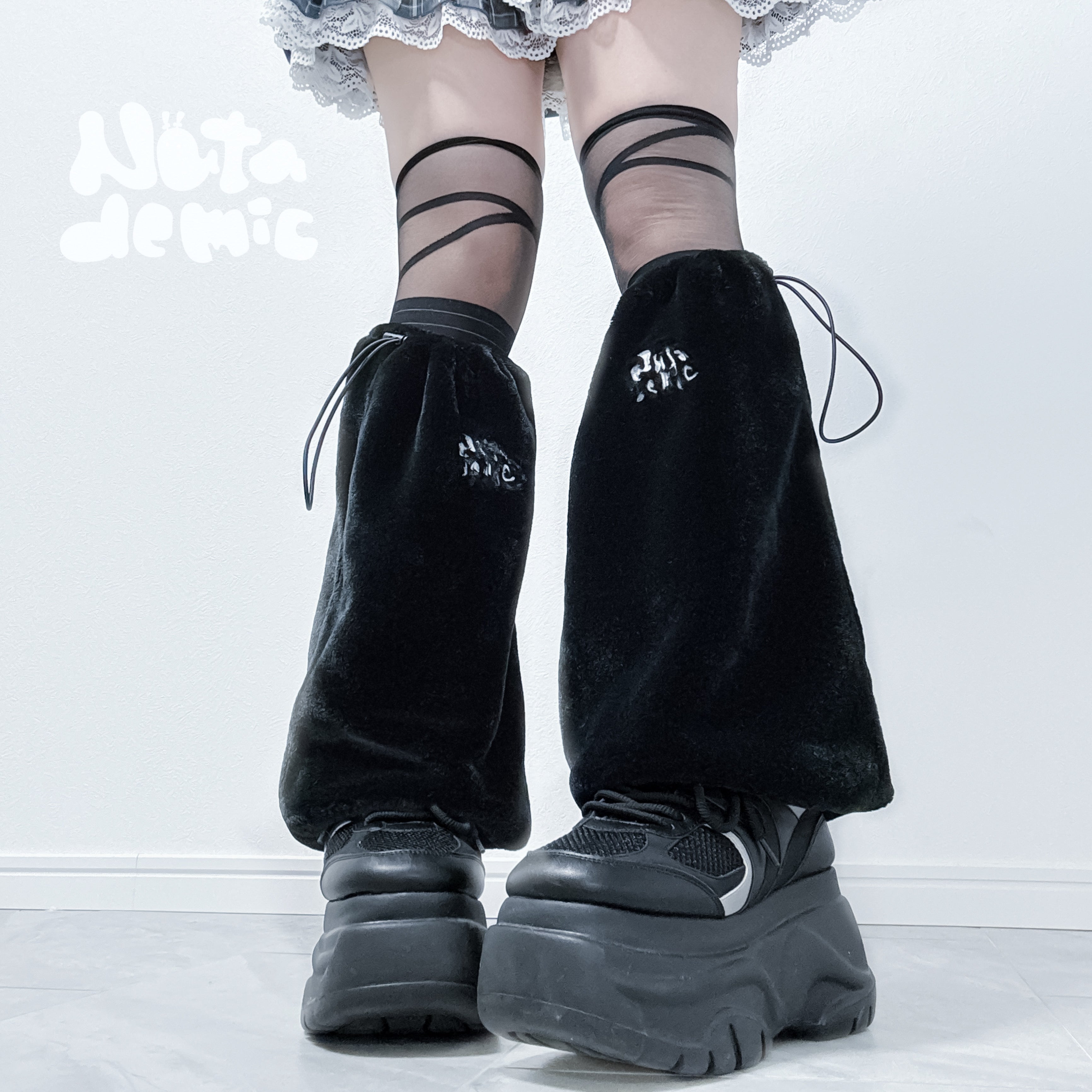 ふあふあファーできゅんですレッグウォーマー(黒) – Nuta de mic