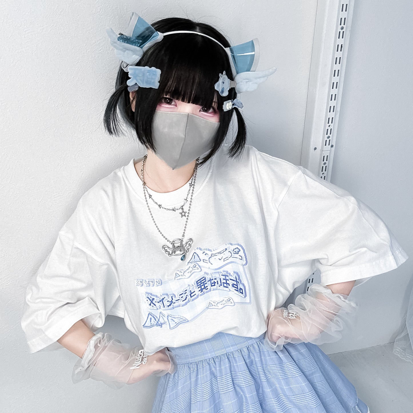 イメージと異なるボンドロおTシャツ/white