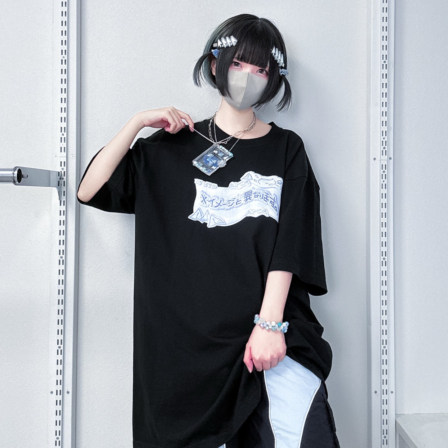 イメージと異なるボンドロおTシャツ/black