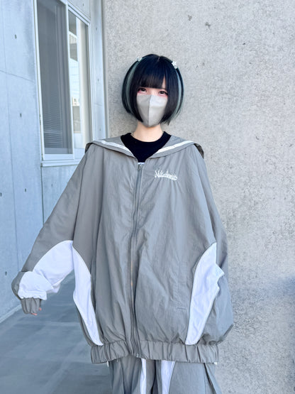 シャカった社会で無敵おジャージ（カーキグレー×白）