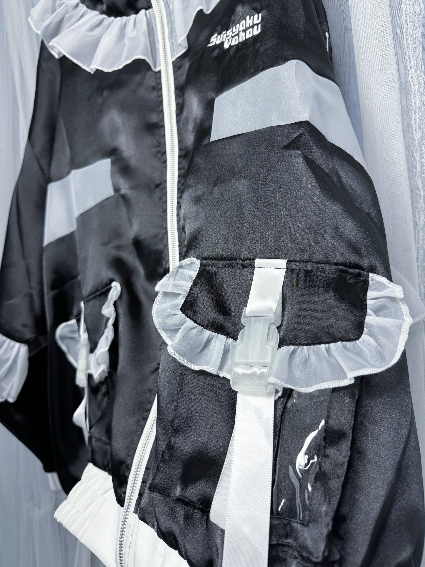 異世界超えるジェネレーターjacket(黒)