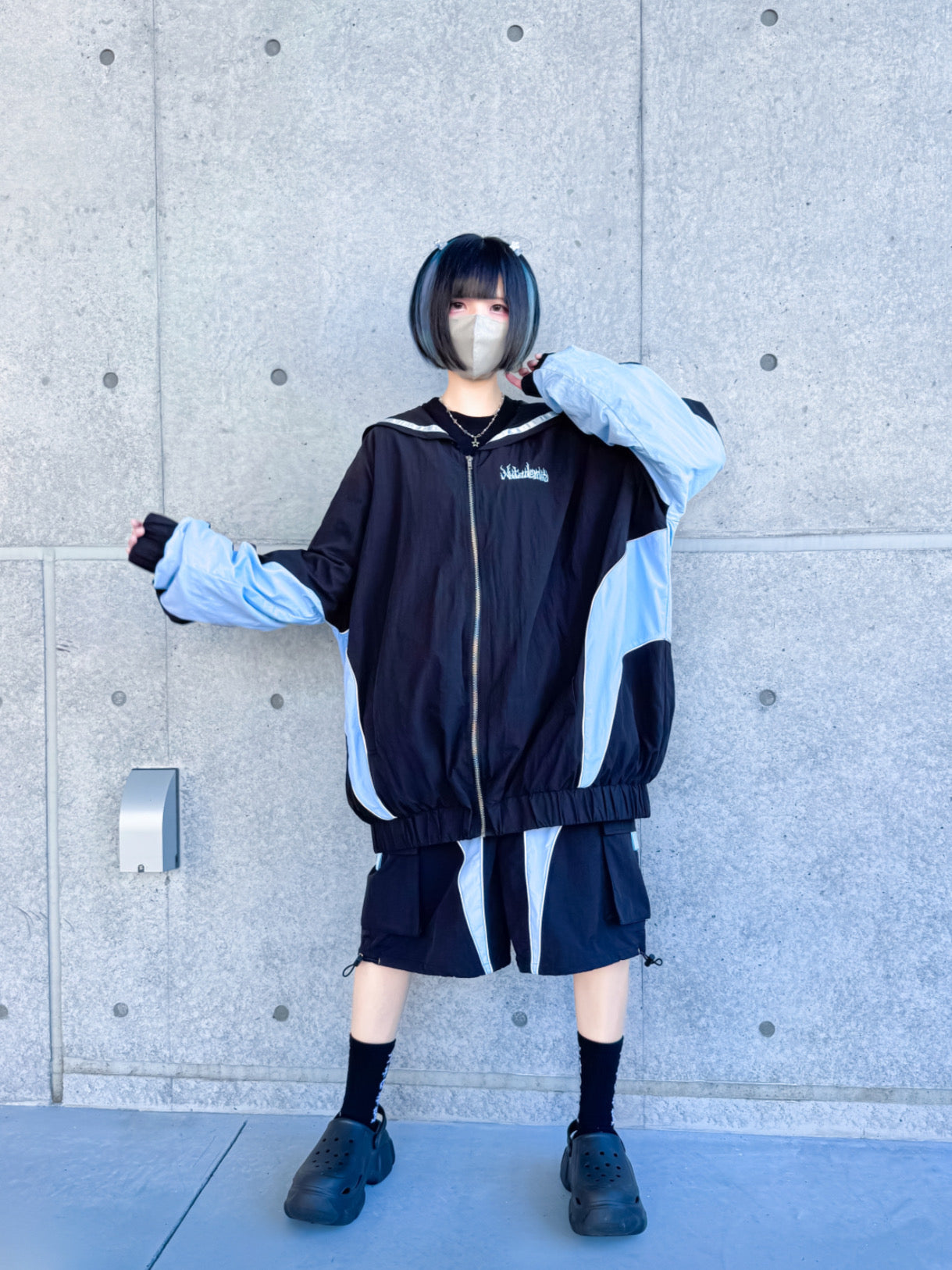 シャカった社会で無敵おジャージ（黒×水色） – Nuta de mic