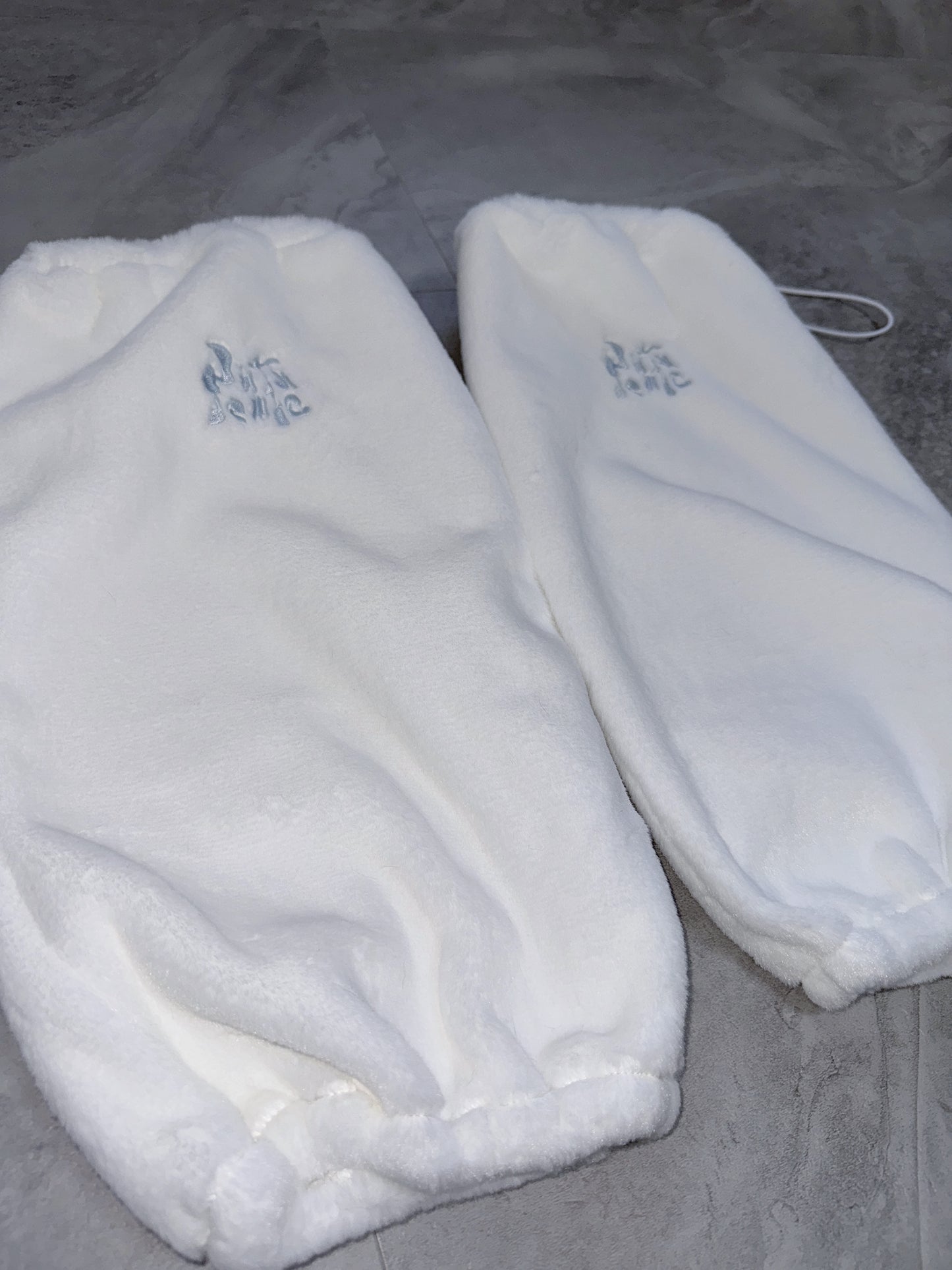 ふあふあファーできゅんですレッグウォーマー(白)