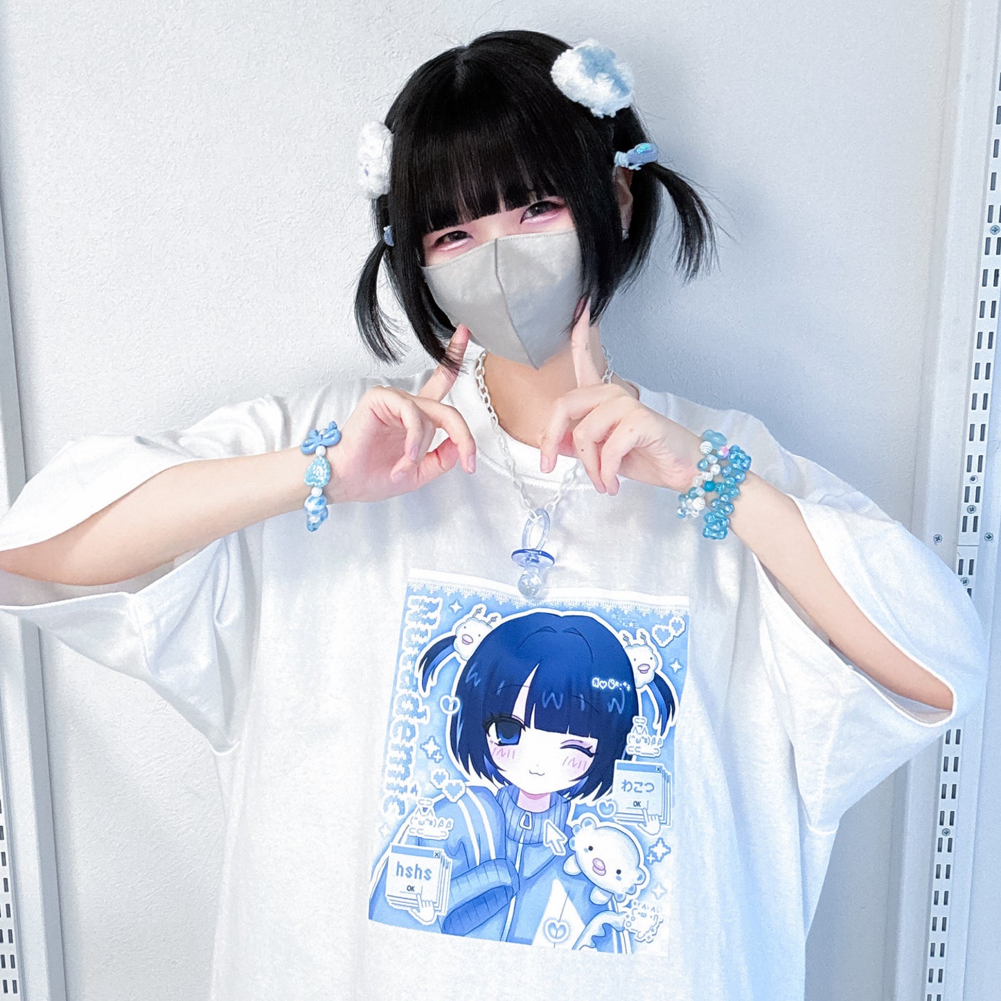 天使の生配信おTシャツ/white