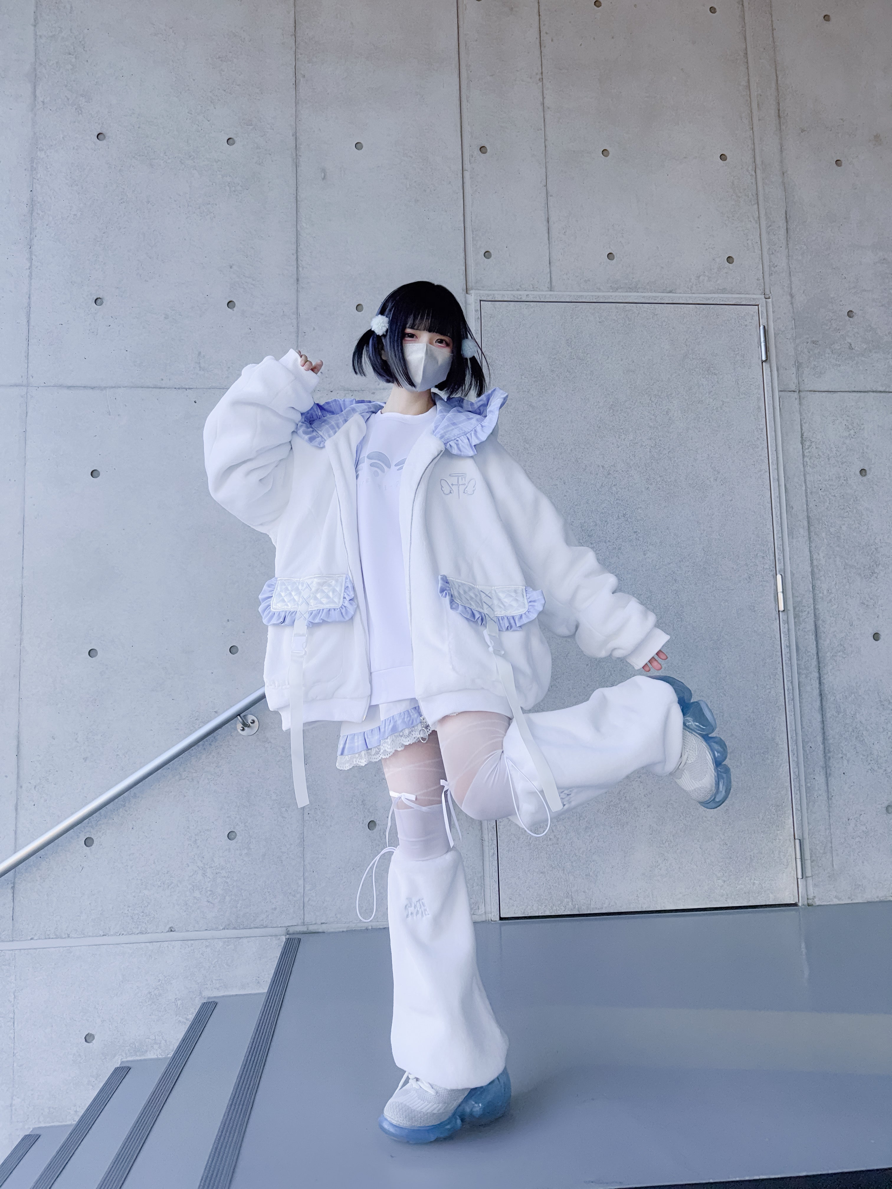 ふあふあファーできゅんですレッグウォーマー(白) – Nuta de mic