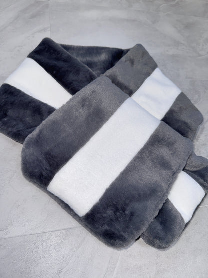 ふわふわファーできゅんですマフラー(グレー)